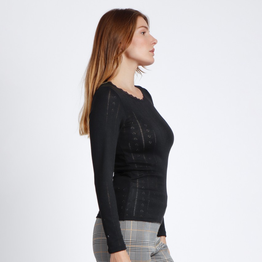 Maglia donna realizzata in tessuto a costine traforate con delicati cuoricini Admas 43495