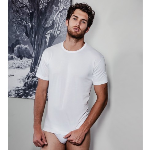 Maglia uomo girocollo Nottingham t111 mezza manica cotone fronte bianco modella