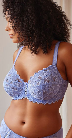 Reggiseno coppa D/E in pizzo lilla pensato per seni generosi – Intimorosa